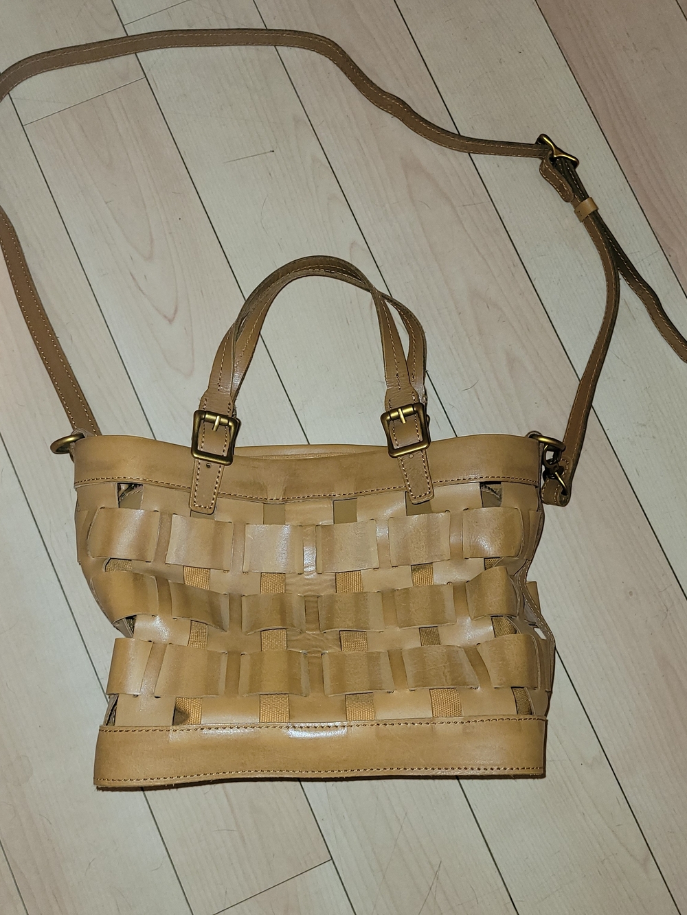 Woven Shoulder Bag in Tan - Versatile Everyday Carry